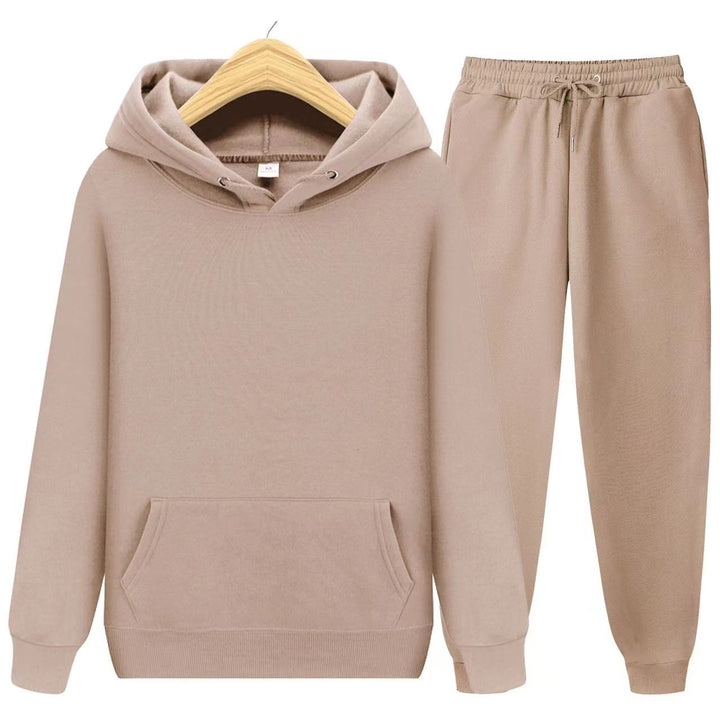 Relaxation ready: women's comfy sweatshirt and jogger set, perfect for cozy evenings and comfort wear.
