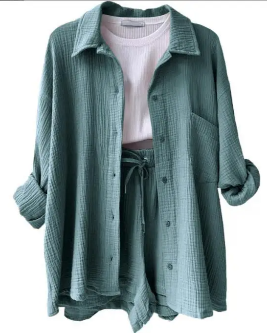 Coastal women's oversized cotton Capri set, breathable for lounge or travel.