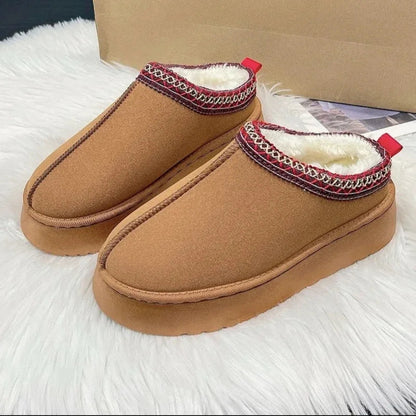 Cozy women's comfort mules, warm plush slip-on shoes for everyday indoor/outdoor wear.