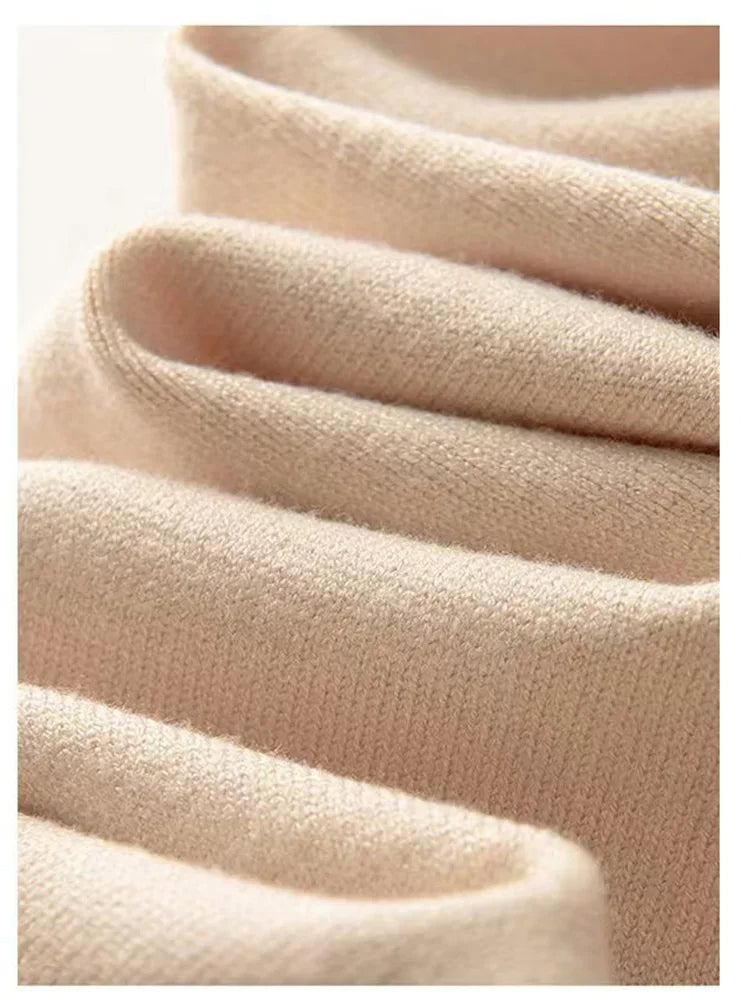 Comfortable women's everyday joggers. Cozy leisure wear with a relaxed fit, ideal for casual activities.