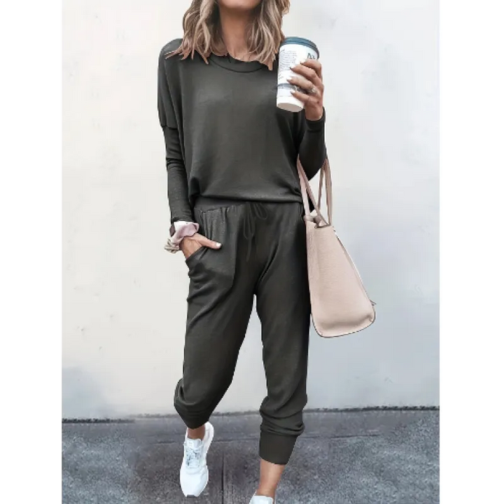 Women's cozy matching crew neck top & jogger lounge set. Perfect for comfort & casual wear.