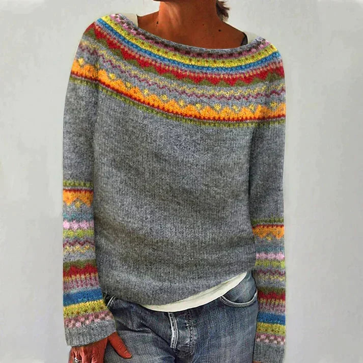 Women's cozy patterned pullover sweater with long sleeves & crew neck for stylish winter & autumn fashion.