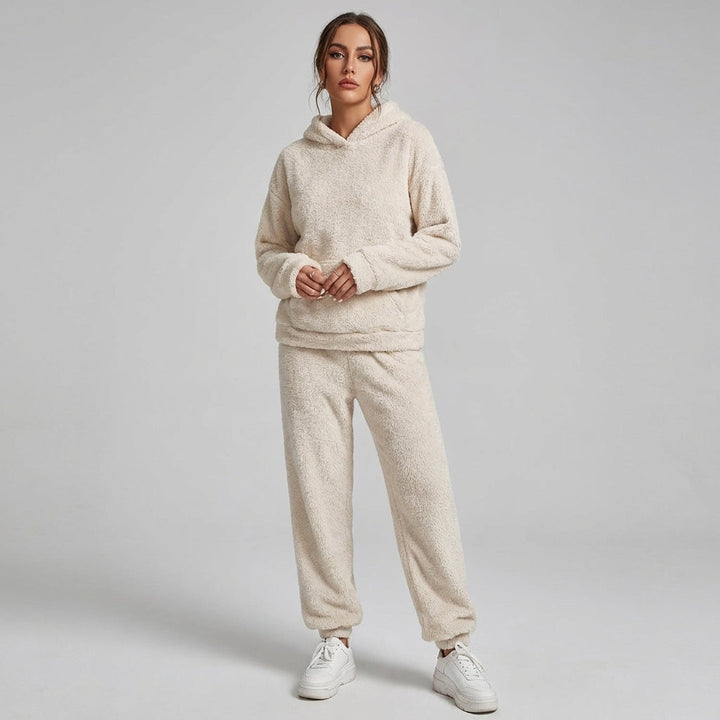 Women's cozy plush loungewear set for ultimate comfort. Soft, relaxed fit, ideal for home wear & winter.