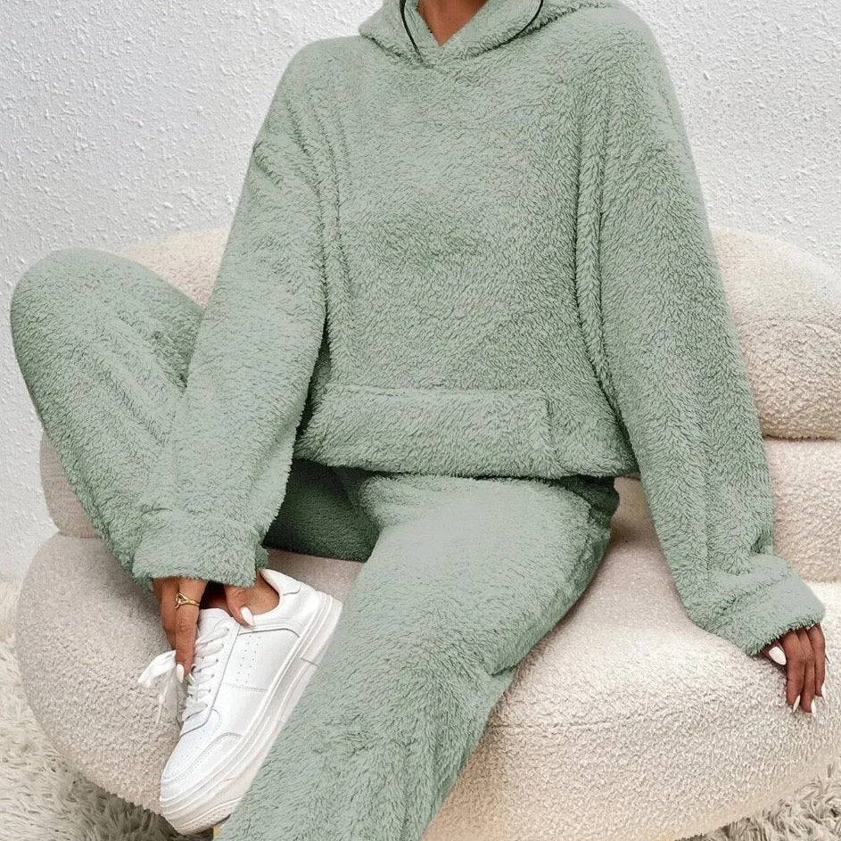 Cozy plush women's loungewear set, luxurious soft touch fabric, perfect for home wear & comfort.