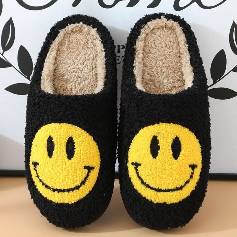 Women's house shoes: warm, cozy slippers with a smiley face, perfect for winter with a thick sole.
