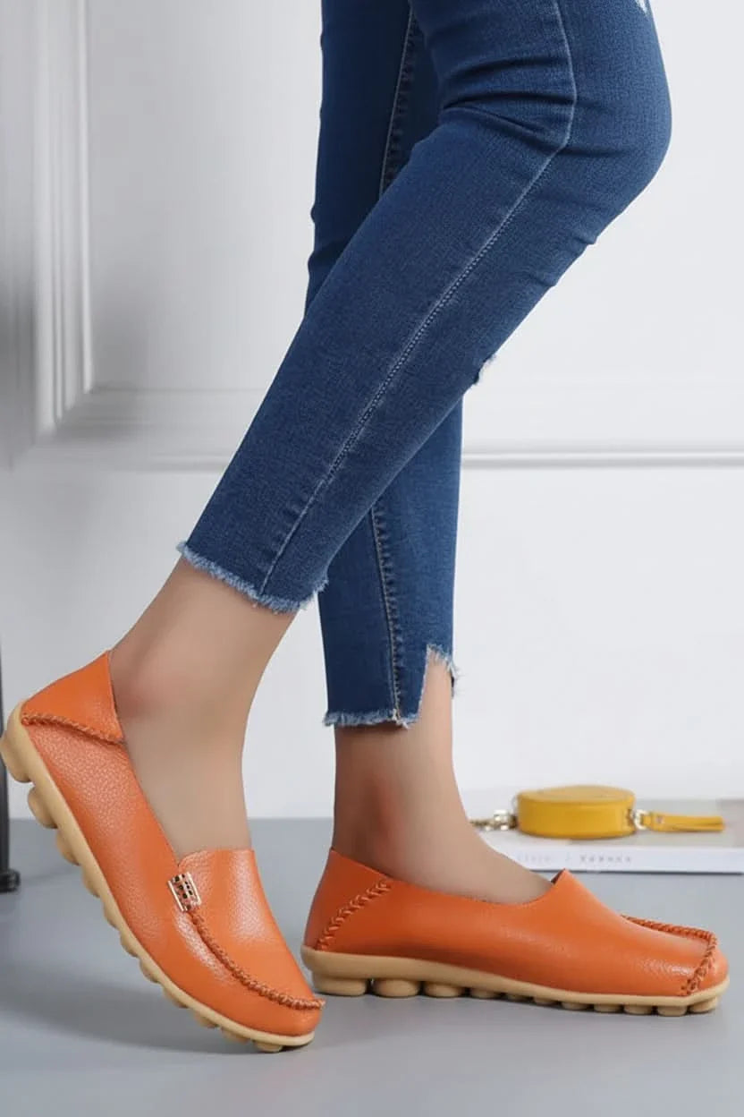 Versatile women's everyday flats with a round toe and cushioning for ultimate comfort.