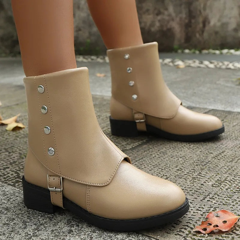 White snow women's ankle boots with orthopedic support, low heel, and versatile everyday comfort.