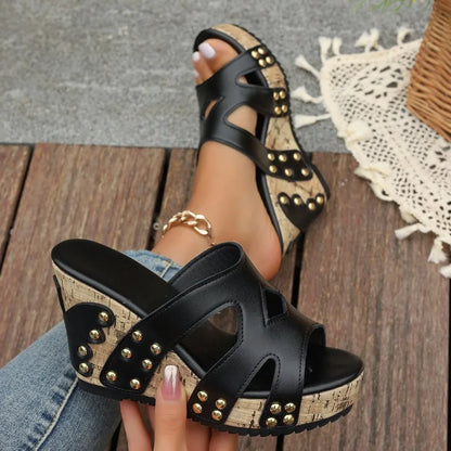 Stylish Davina Rise women's wedges; casual chic platform sandals, perfect for summer fashion.