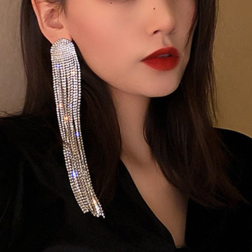 Elegant statement drop earrings for women, featuring dazzling rhinestones, perfect for evening wear.
