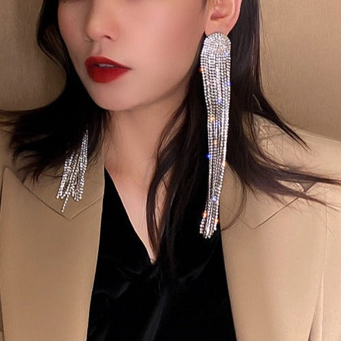 Fashionable women's rhinestone drop earrings, great for weddings, parties, and elegant evening events.