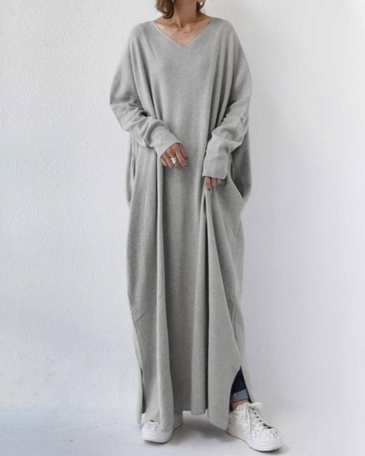 Women's Devina long sleeve flowing winter maxi dress in an elegant design, perfect for stylish comfort.