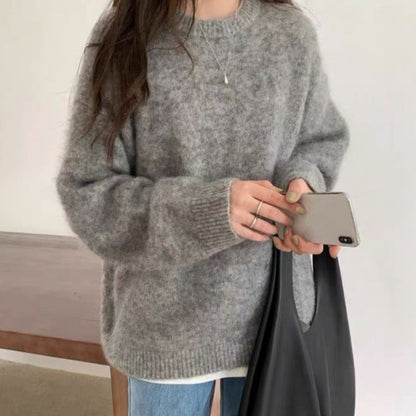 Women's casual drop shoulder pullover, cozy long sleeve for versatile everyday fashion.