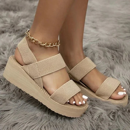 Effortless women's casual flat sandals. Light, comfy, perfect for Ibiza summer style, warm weather, & beach outings.