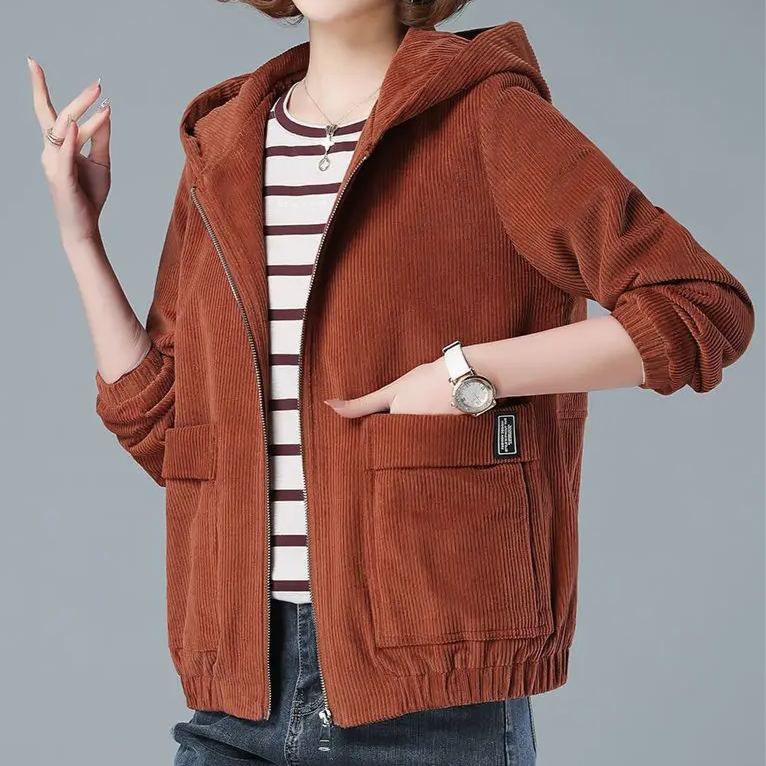 Casual women's hooded jacket featuring practical patch pockets, designed for stylish, lightweight layering.