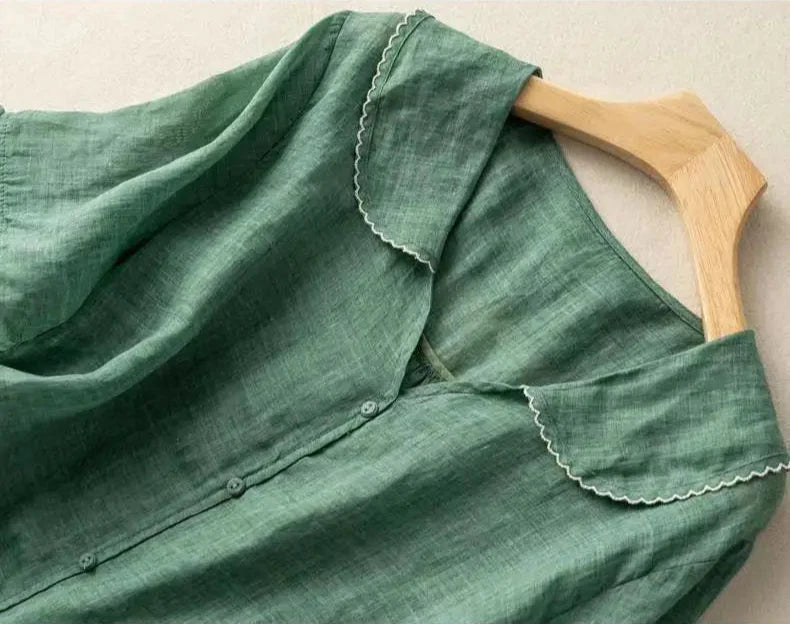 Lightweight & comfortable women's linen top with a relaxed fit. Ideal breathable casual shirt for everyday wear.