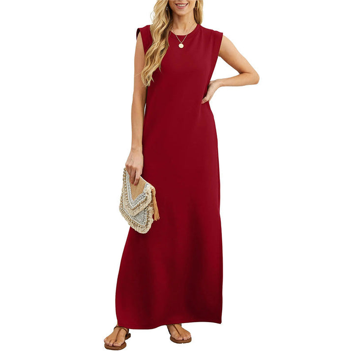 Casual women's sleeveless maxi dress, comfortable & chic for summer days and beach vacations.
