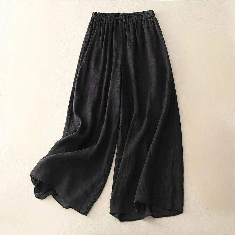 Comfortable wide-leg trousers for women, versatile and stylish, perfect for relaxed everyday fashion.