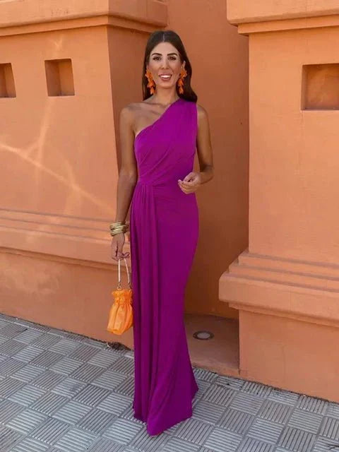Flattering A-line sleeveless dress for women, ideal for elegant wedding guests, cocktails & parties.