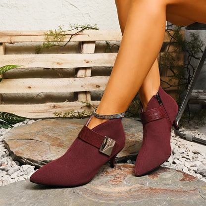 Versatile women's black pointed heels, combining elegant design with luxurious cushioned comfort.
