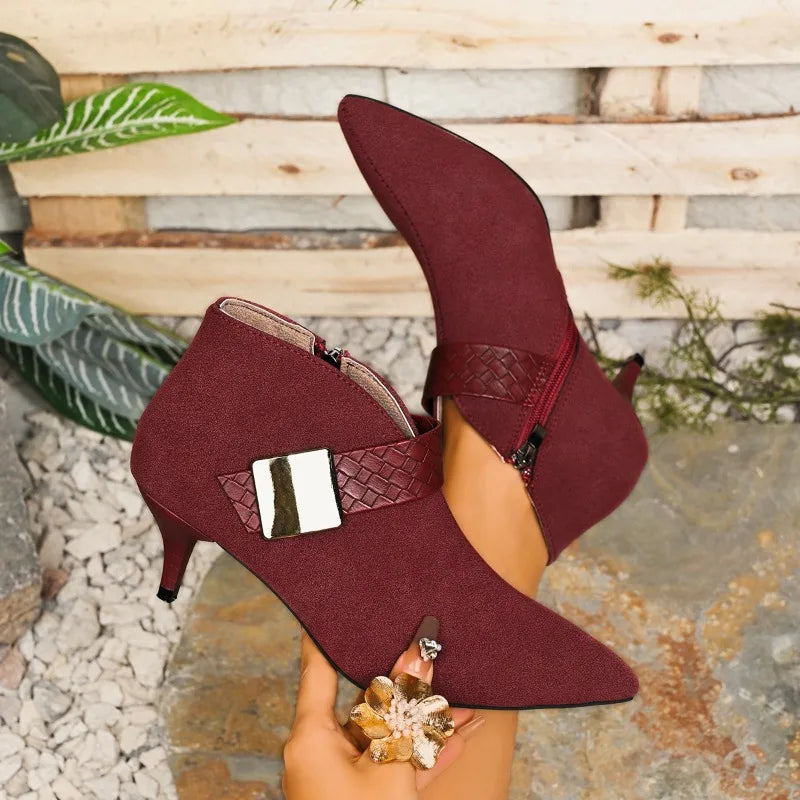 Women's comfortable black pointed heels with cushioning for elegant fashion and long wear.