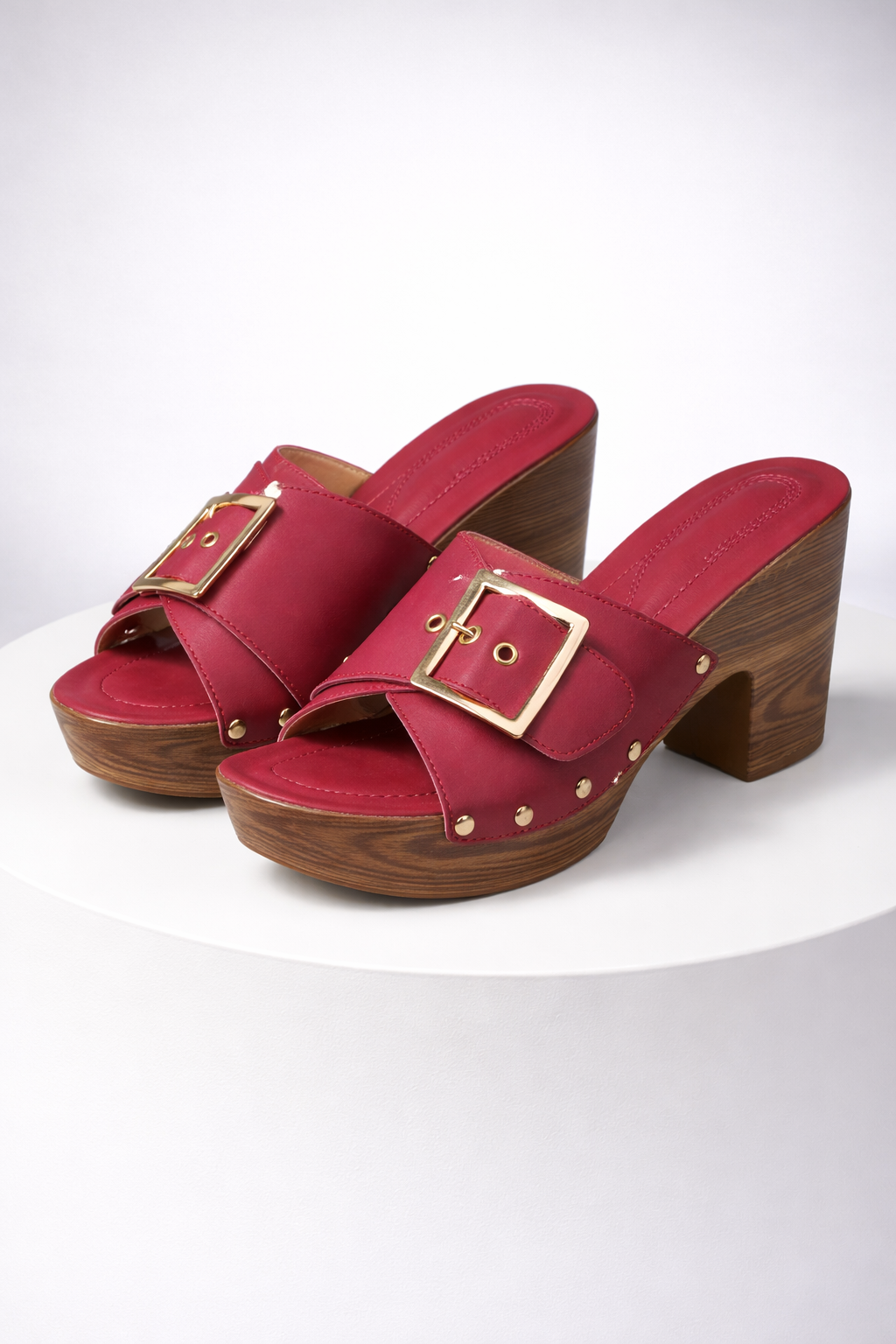 Stylish women's versatile block heel slides, featuring a chic buckle design, perfect for modern women.