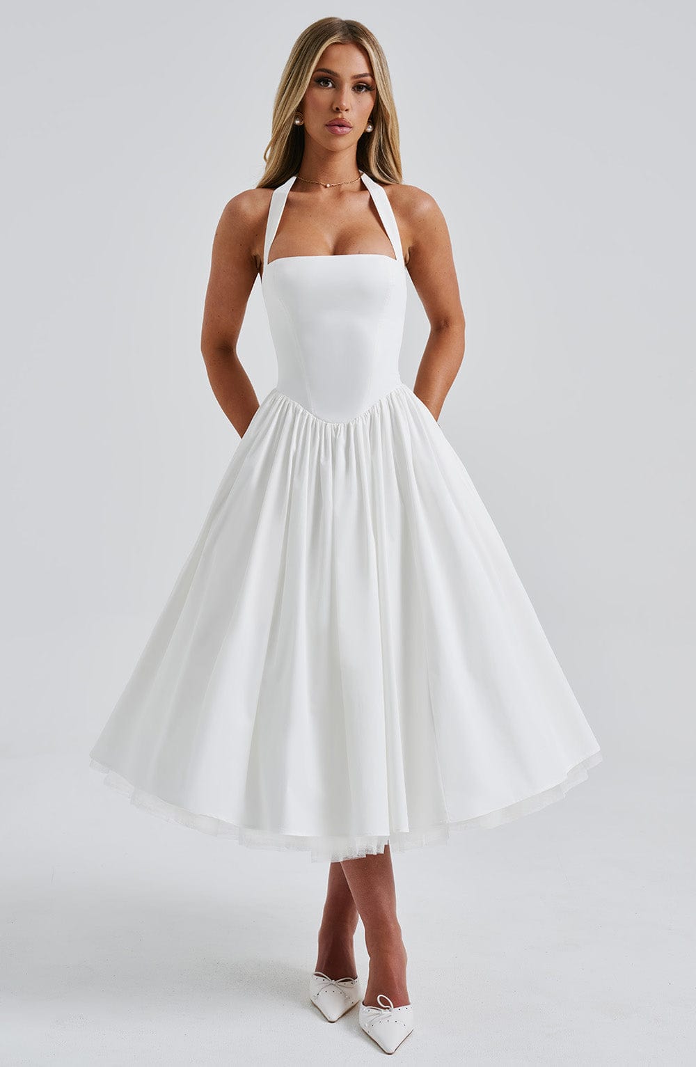 Formal event halter neck midi dress for women, a sophisticated choice for any party.