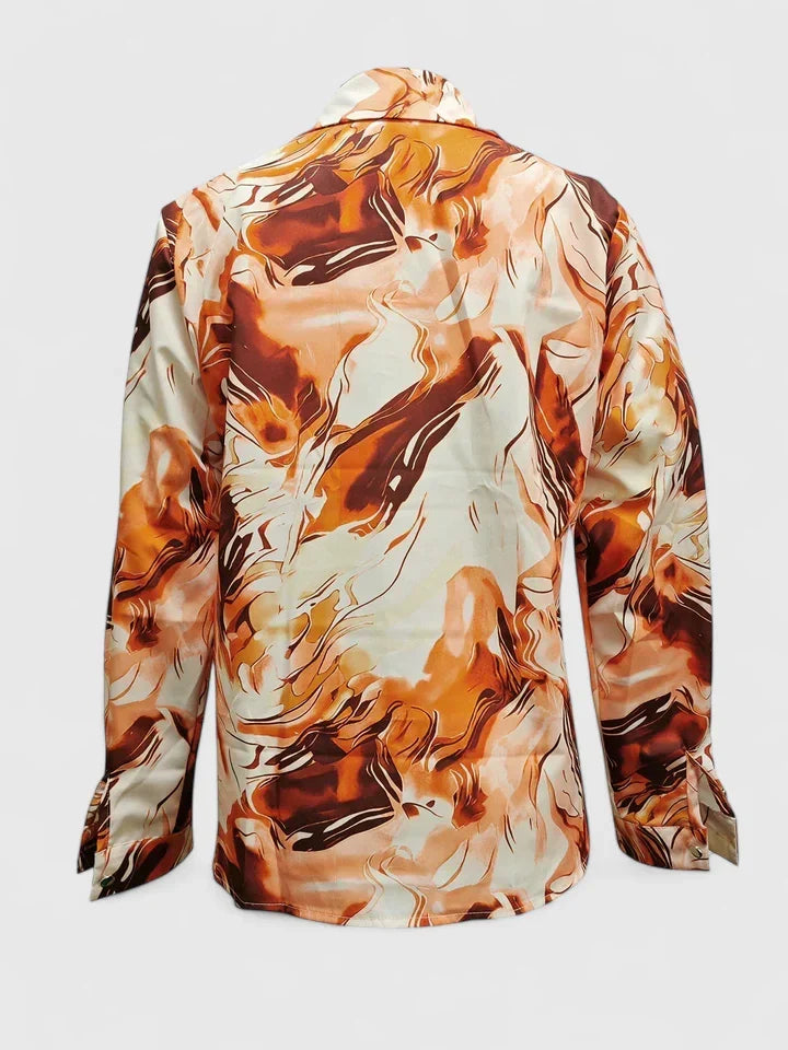 Versatile women's elegant blouse, perfect for sophisticated office wear or stylish casual outfits.