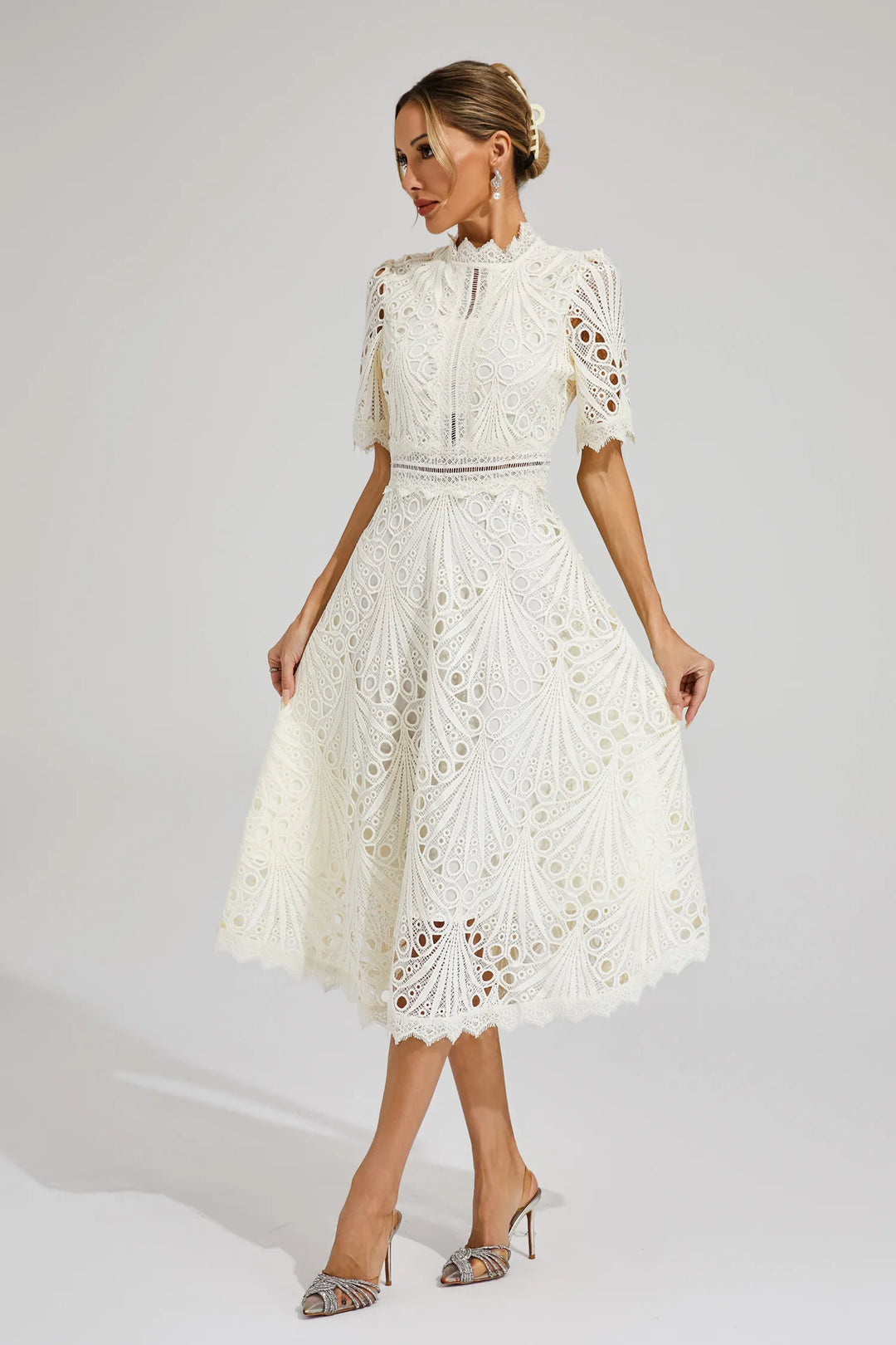 Women's elegant midi dress, perfect for wedding guests & party wear. Tailored scoop neck for spring/summer events.