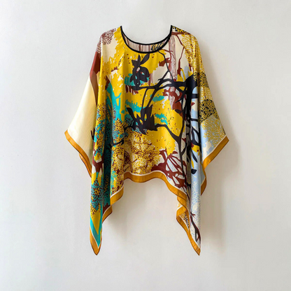 Chic women's elegant patterned shawl, a stylish fashion accessory for versatile outfits and a sophisticated look.