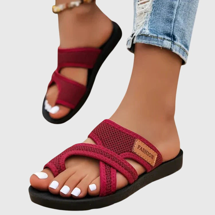 Fashionable women's slip-on platform sandals for everyday ease and comfortable walking.