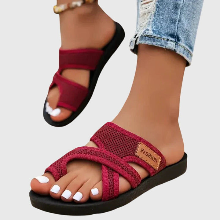 Fashionable women's slip-on platform sandals for everyday ease and comfortable walking.