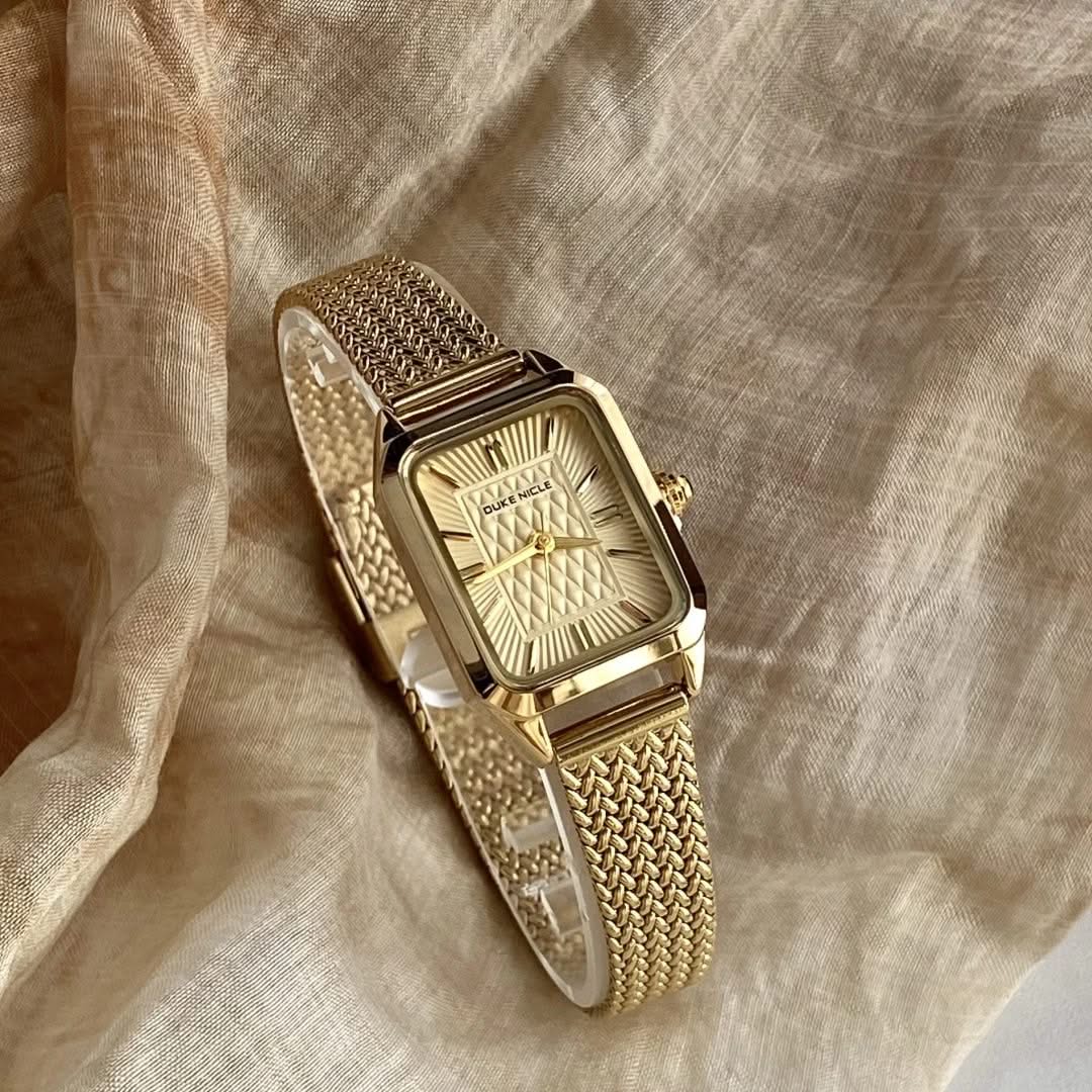 Elegant Estella women's wristwatch, a perfect gift for her, classic timepiece with sleek design for daily wear.