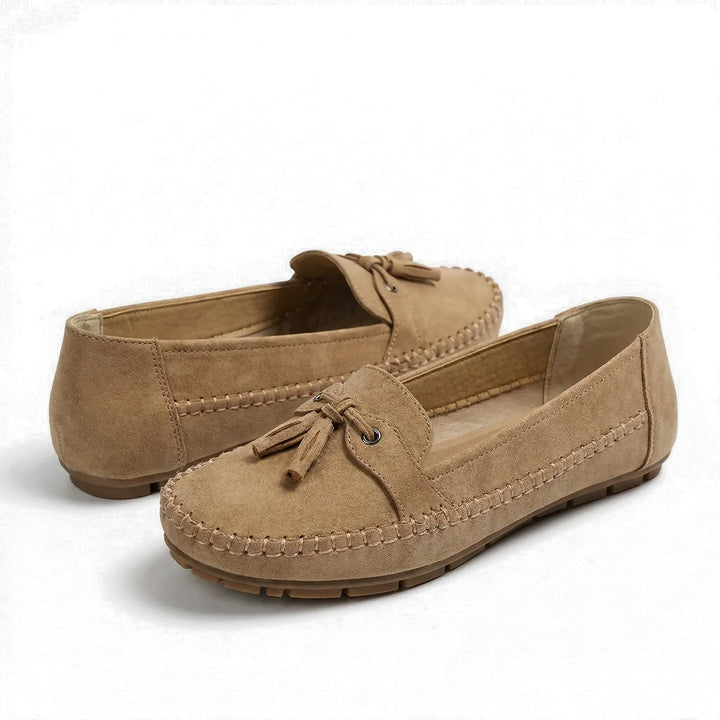 Women's extra wide loafers with cloud-like memory foam for ultimate foot comfort.