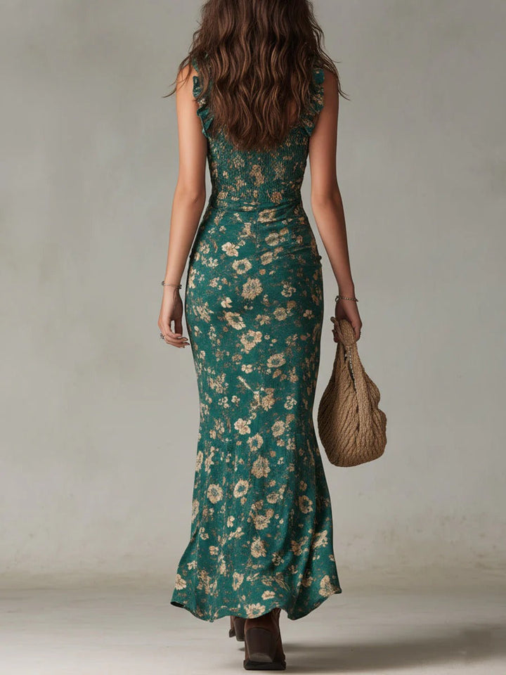 Elegant women's floral print maxi dress with charming ruffle straps and a high slit, a perfect casual summer look.