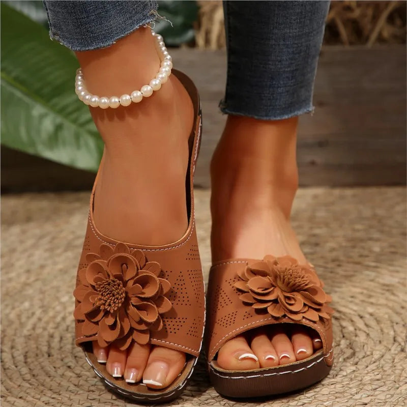 Women's floral comfort slide sandals, perfect for relaxing summer days, easy wear.