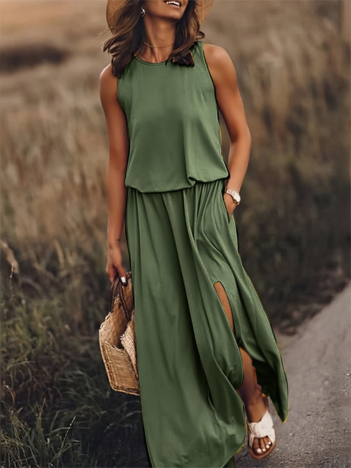 Stylish casual women's maxi dress, flowy and comfortable, with an elastic waist & elegant side slit.
