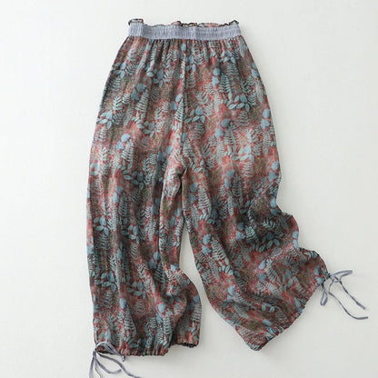 Patterned women's casual wide-leg pants. Effortlessly comfortable leisure wear, ideal for summer fashion & relaxing.