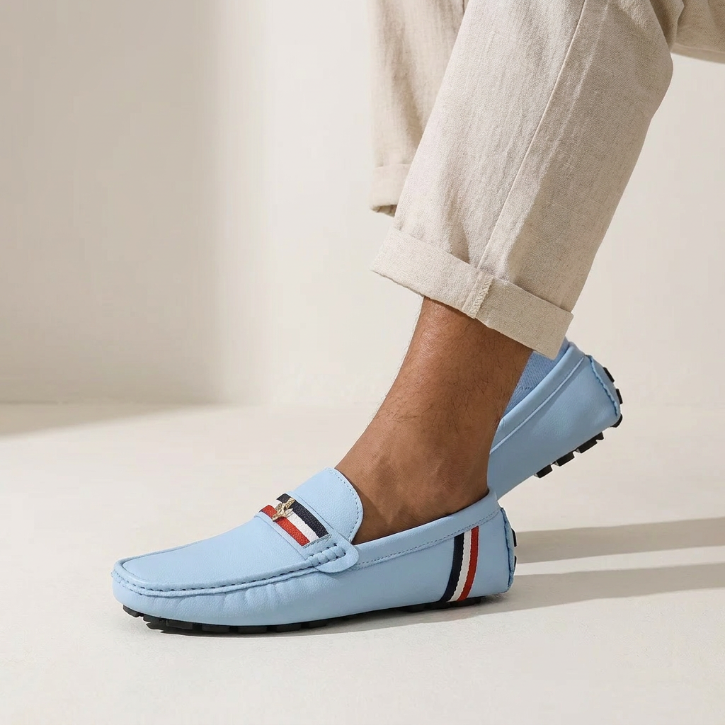 Casual yet elegant women's striped loafers, offering ultimate slip-on comfort for any day.