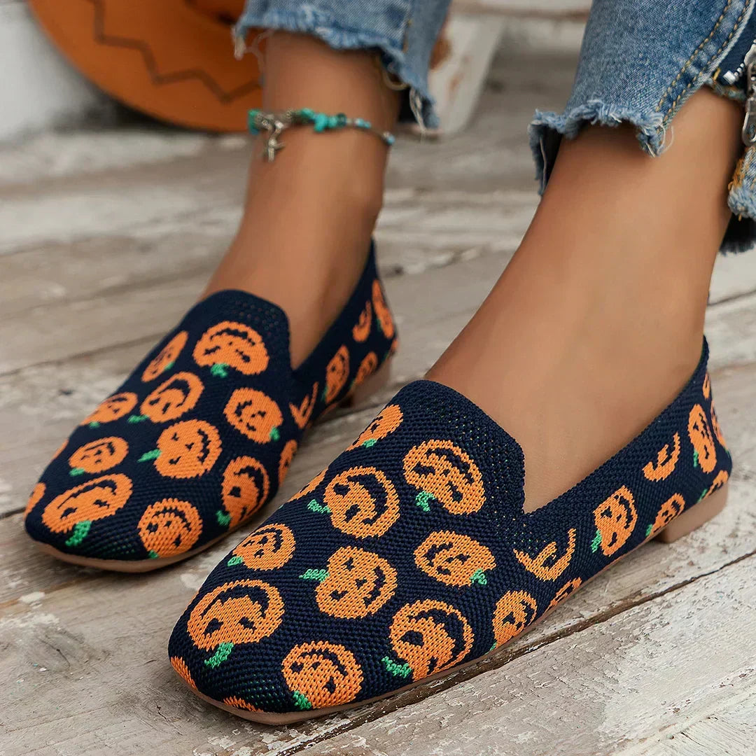 Stylish Gloria women's slip-on comfort shoes with arch support, perfect for walking and daily activities.