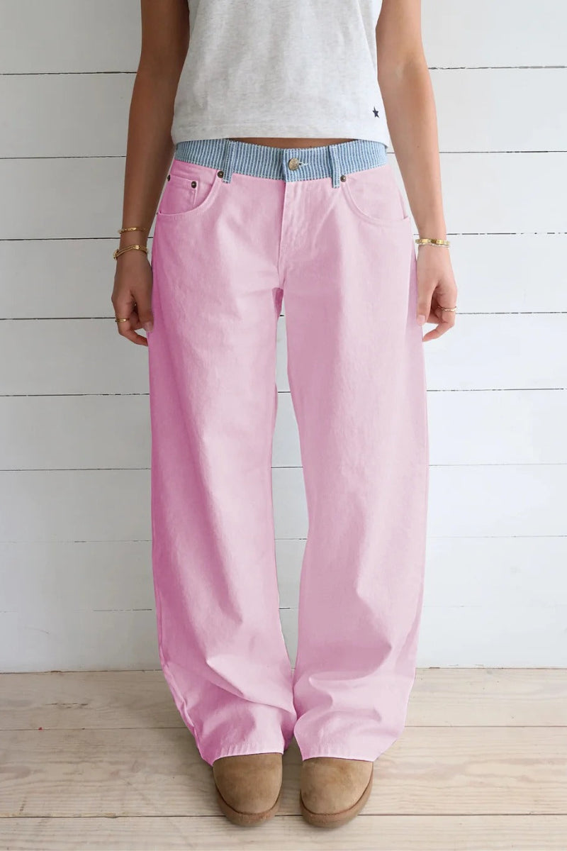 Effortless fashion: high-rise wide-leg denim jeans for women, comfortable and stylish for any occasion.