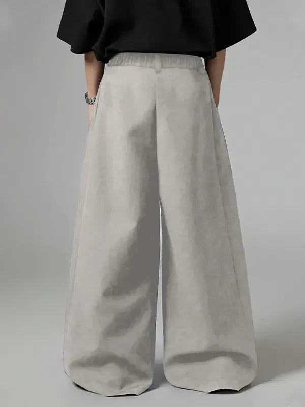 Professional women's high-rise wide-leg trousers, tailored for a flattering fit, perfect for the modern office.