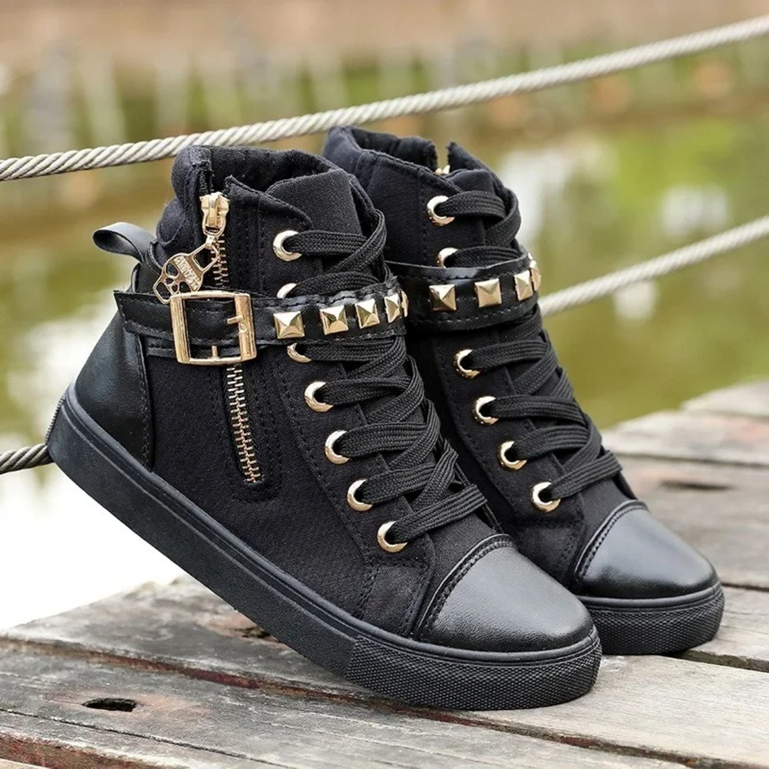 Comfortable women's high-top sneakers with a convenient zipper, perfect for casual or stylish everyday wear.