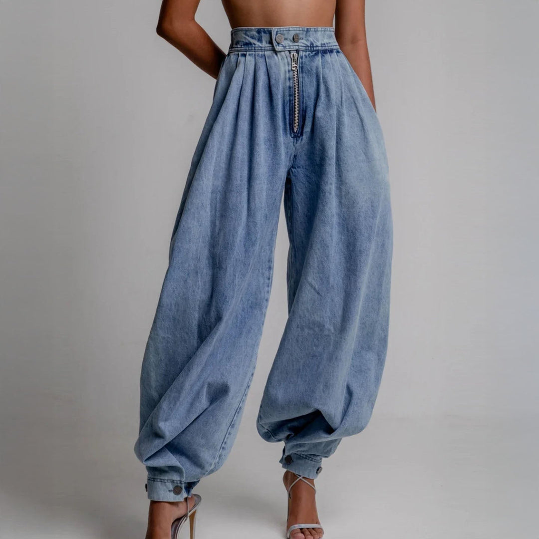 Women's high-waist balloon-leg trousers in blue, offering a stylish and comfortable relaxed fit for modern fashion.