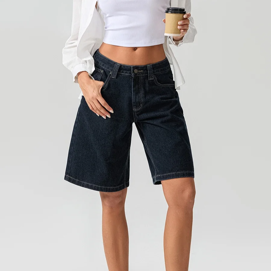 Vintage-inspired women's Bermuda shorts, comfortable and high-waisted, great for everyday summer style.