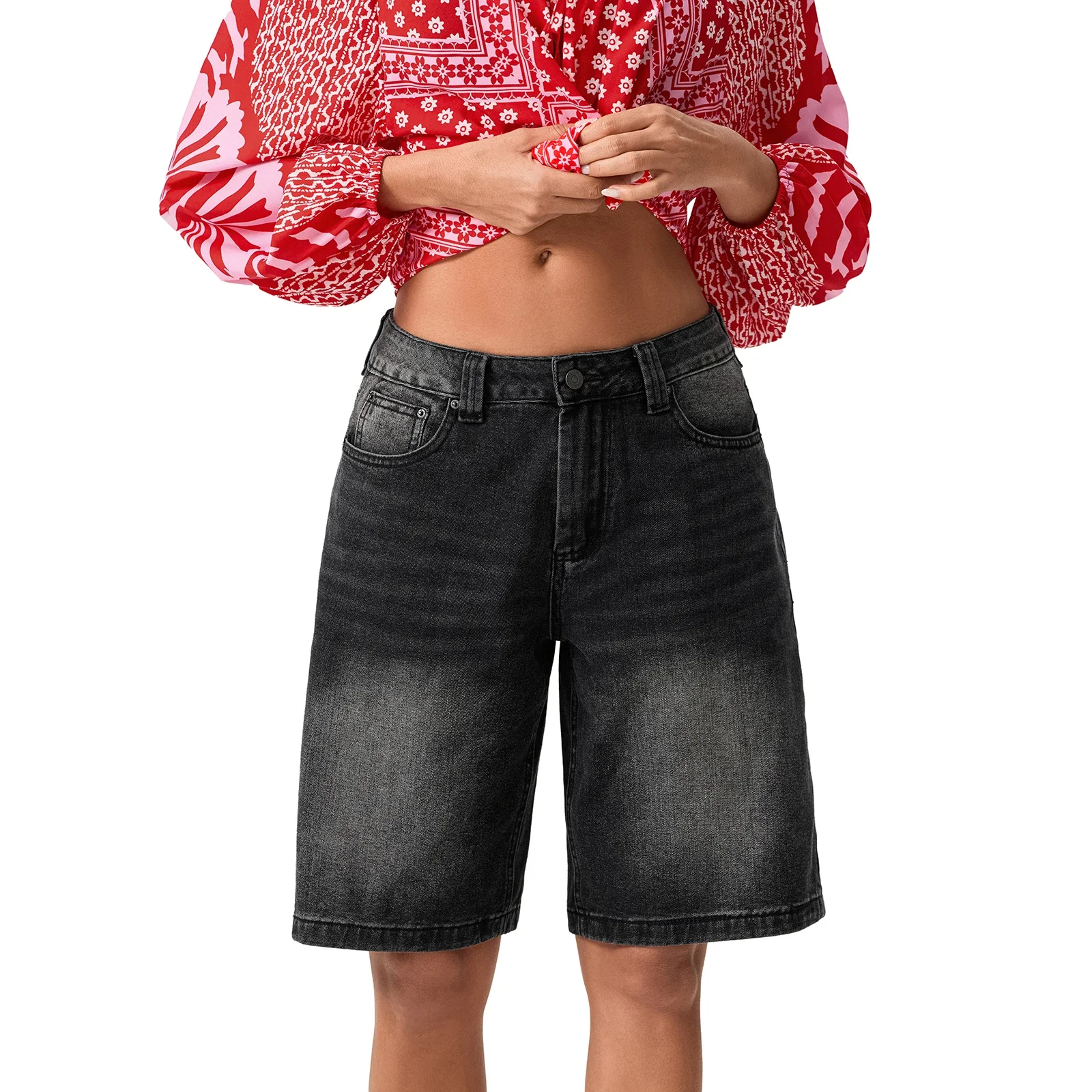 Effortless style women's Bermuda shorts. Comfortable high-waist design, ideal for summer casual fashion.