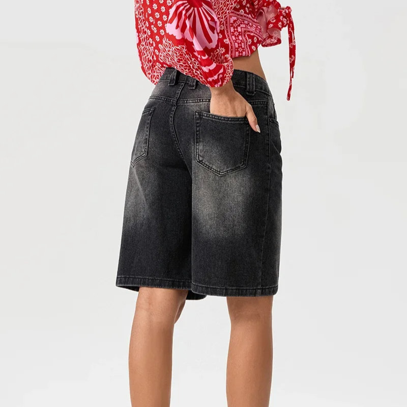 Comfortable women's Bermuda shorts with a high-waist, versatile for various summer casual outfits.