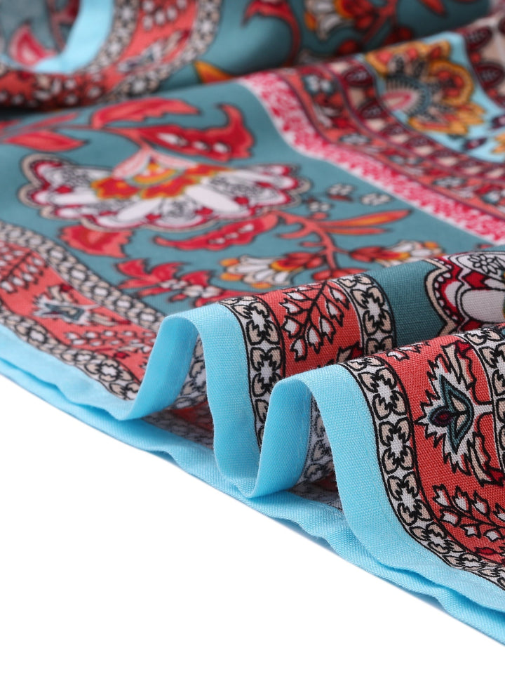 Eye-catching printed maxi skirt, high waist, flowing, with an alluring side slit for women.