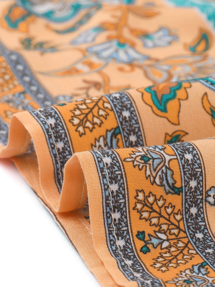Flowing printed maxi skirt for women, featuring a high waist and attractive side slit.