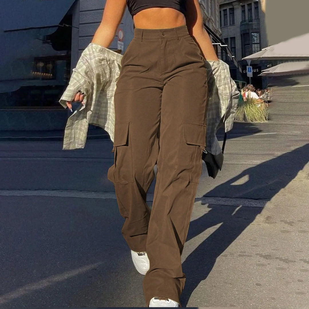 Comfortable women's high waist cargo pants featuring wide legs and practical utility pockets for daily wear.