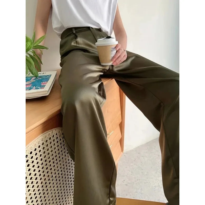 Chic women's wide leg flowy pants, ideal for spring and summer casual outfits.